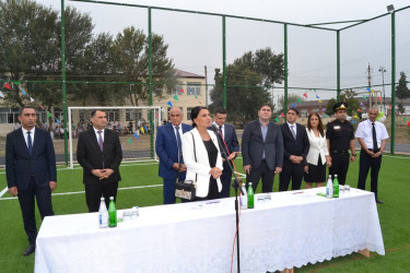 Zərdab şəhərində tikilmiş süni örtüklü  mini futbol meydançasının açılışı olub